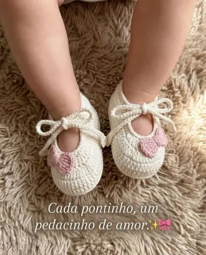 Sapatinho de bebê em crochê 