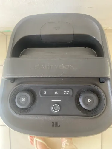 Caixa JBL Partybox 120, em estado de nova.