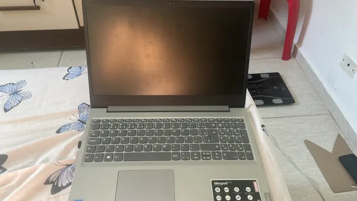Notebook Lenovo semi novo