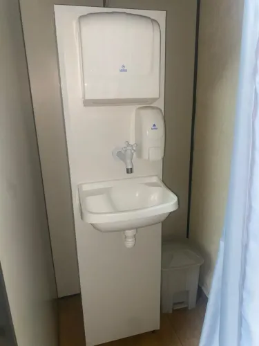Lavatório portátil, 1pia com porta papel e porta sabonetes.