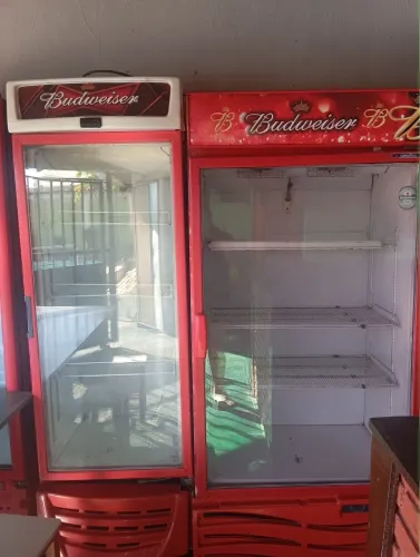 2 Expositores Refrigerados Budweiser - Metalfrio - 572L + 373L