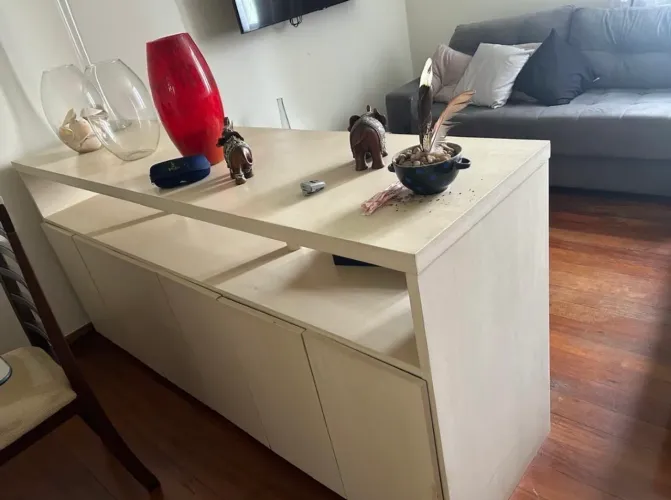 Vende-se aparador divisor de ambiente 100/ madeira
