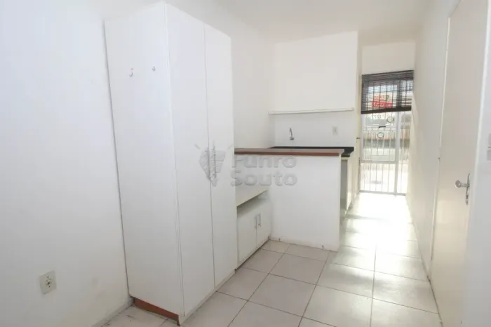 Loft Semi Mobiliado no Edifício José Pires Soares - Praticidade e Conforto no Centro de Pe