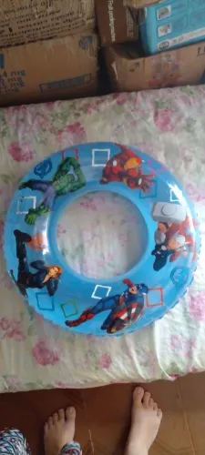 Boia de praia Vingadores