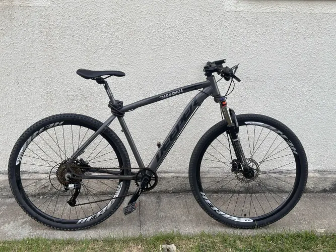 Bicicleta aro 29 semi profissional 