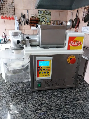 Modeladora de Salgados MCI