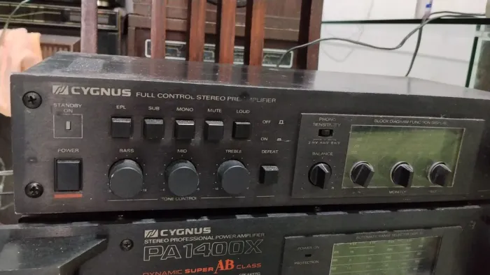 Pré amplificador cygnus modelo cp 1800