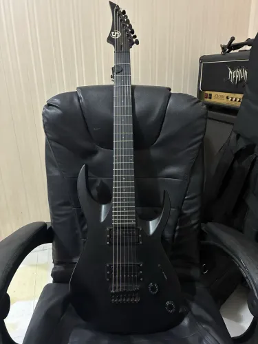 Guitarra S by Solar 7 cordas