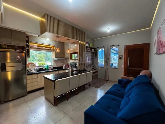 Casa semi mobiliado com 2 quartos (1 suíte) no bairro Limeira Baixa