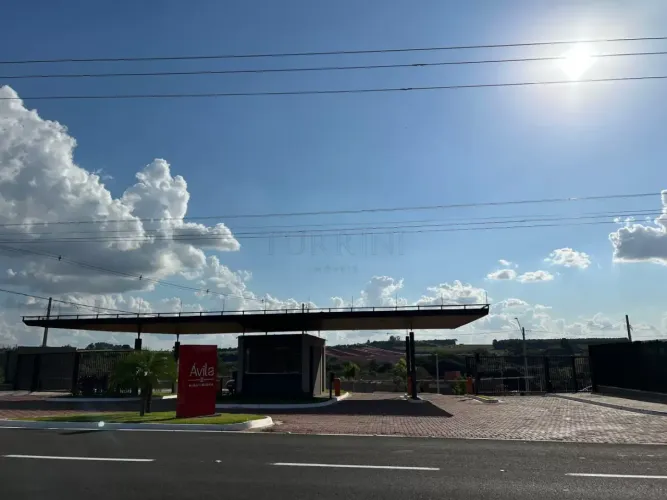 Terreno à venda no condomínio Residencial Ávila II em Piratininga-SP.
