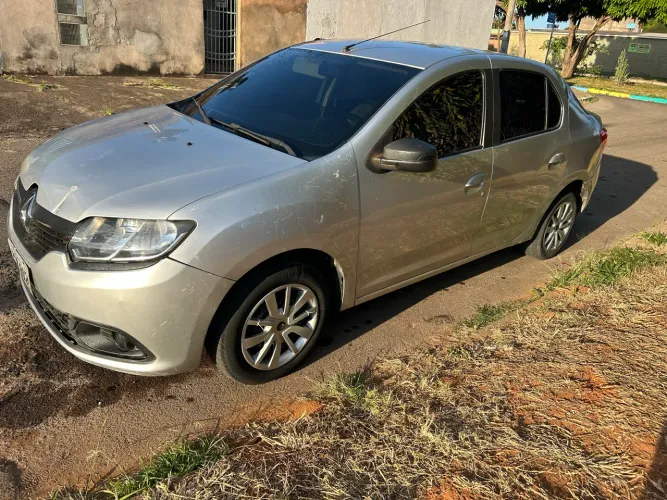 Renault Logan Expression Hi-flex 1.6 8V 4P 2015