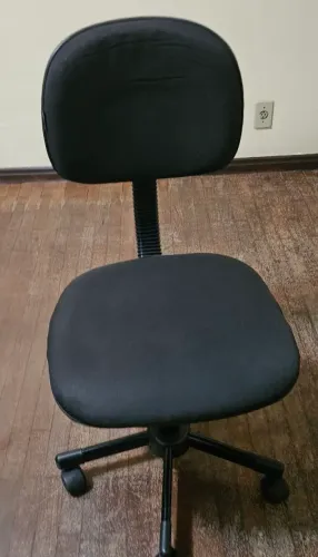 Cadeira de escritório simples 