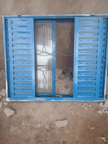 Janela 1 x 1m com grade reforçada