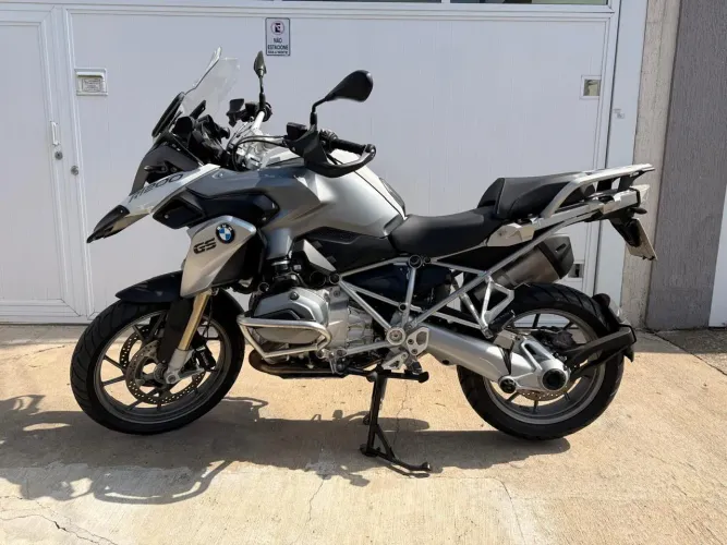 R 1200
