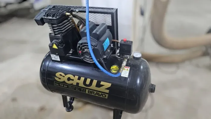 Compressor Schulz CSL 10 BR 100 Bravo 100 litros 220V