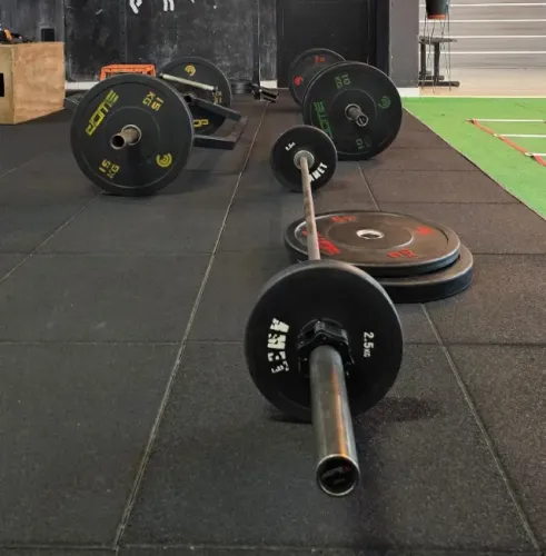 KIT BARRA OLÍMPICA COMPLETO - BARRA + ANILHAS EMBORRACHADAS