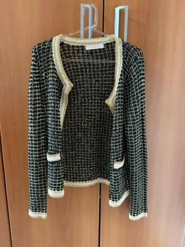 Casaco Tricot, Sem botões. Marca: Patrícia Azz, nº 40