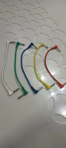 Kit 5 Cabos P10 Patch Cable para Pedais de Guitarra (Coloridos)