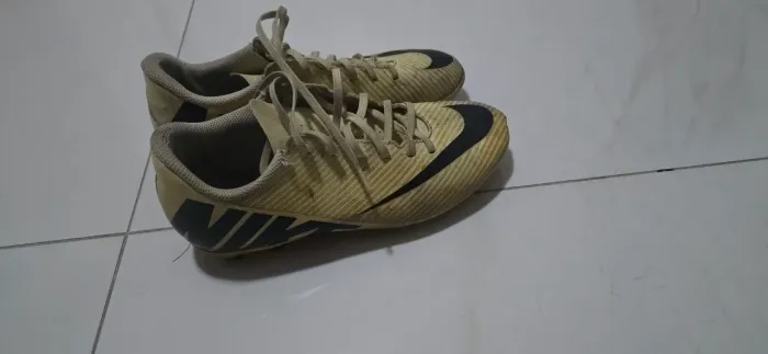 Chuteira nike de trava