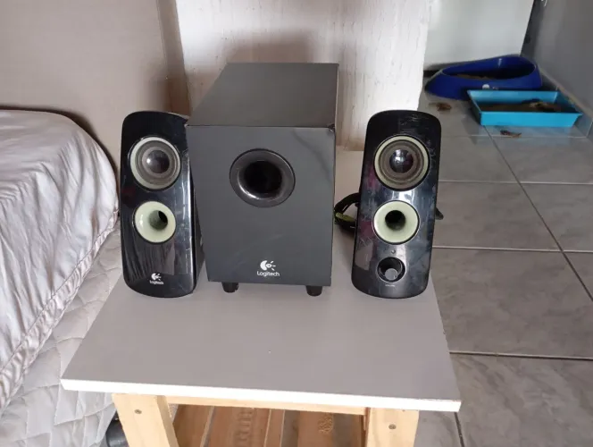 Vendo um Logitech system z323