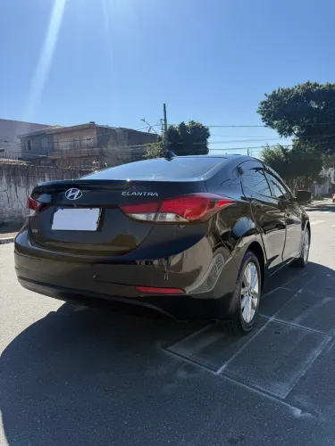 Hyundai Elantra GLS 2.0 16V Flex Aut. 2015