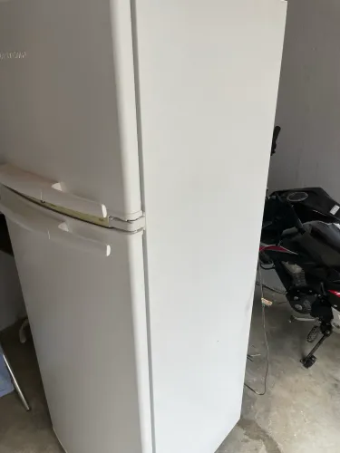Geladeira com defeito