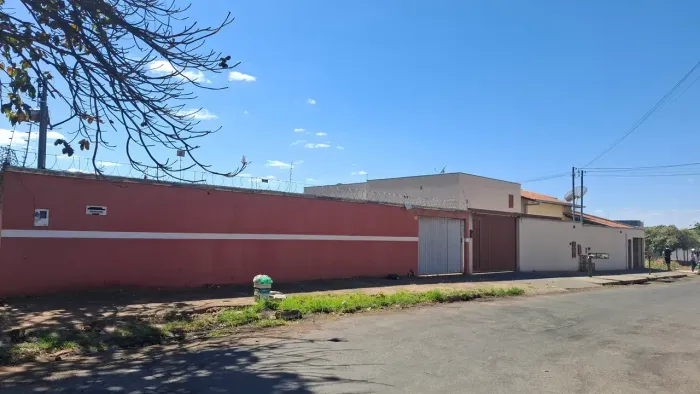 VENDO LOTE COM BARRAÇÃO - SETOR ITAGUAI II