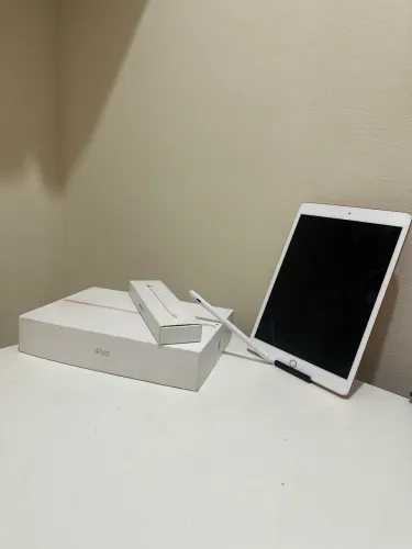 iPad 8ª g+ caixa original+ caixinha
