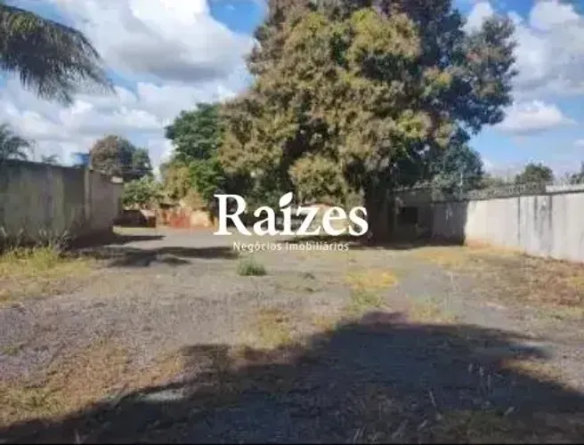 Terreno no Morada Nova em rua pavimentada