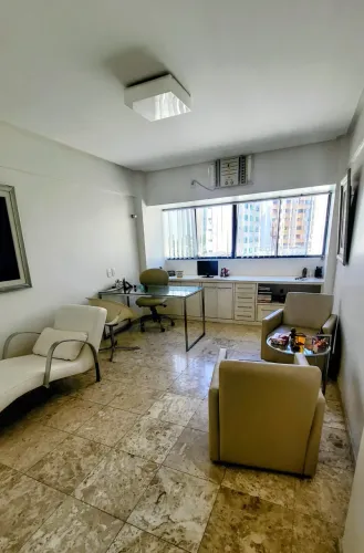 Vendo Consultório, sala pronta, CENTRO MÉDICO CENTENÁRIO 24m², 1 garagem, Graça - Salva
