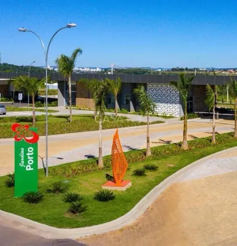 Lote à Venda no Jardins Porto / 305 m²