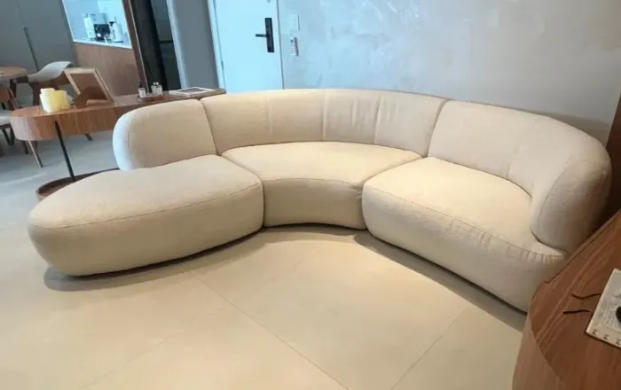 Sofá Modular Curvo Off-White Estofados Jardim - Moderno e Sofisticado