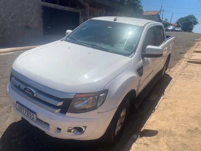 Ford Ranger XLS 2.5 16V 4X2 CD Flex 2013