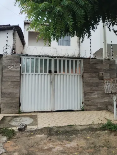 Vendo casa em Nova parnamirim na rua sandoval Tavares, próximo a Av Maria Lacerda.