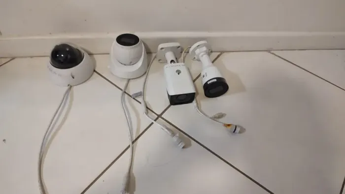Kit 4 Câmeras IP Full HD Intelbras & Dahua - Zoom Motorizado e Starlight