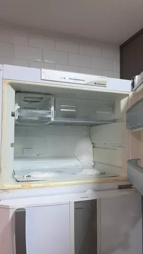 Vendo geladeira Continental usada