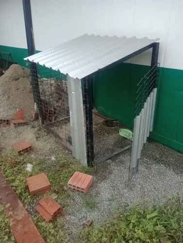 Vendo casinha para contenção de cachorro