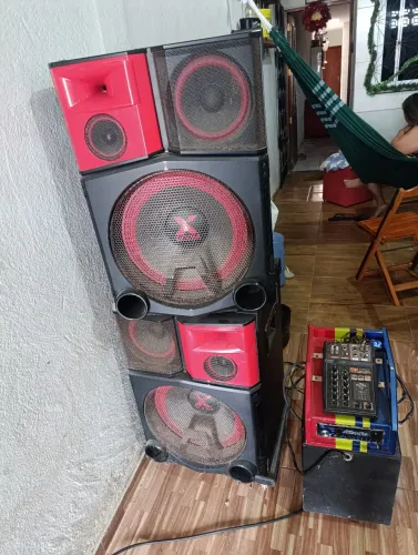 Som potente paredão 