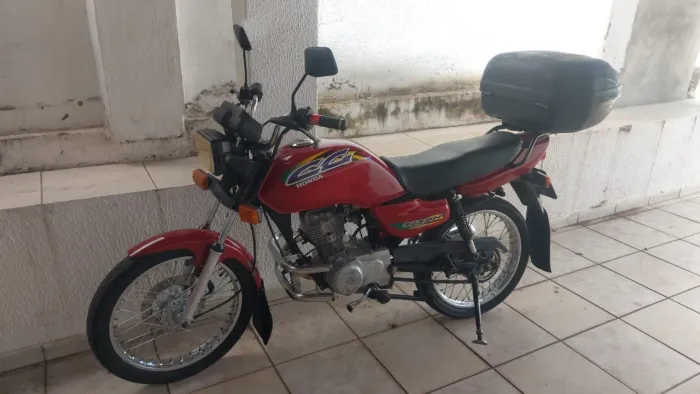 Moto Honda Titan 125 CC Vermelha, Ano 1998, IPVA Pago, Goiânia