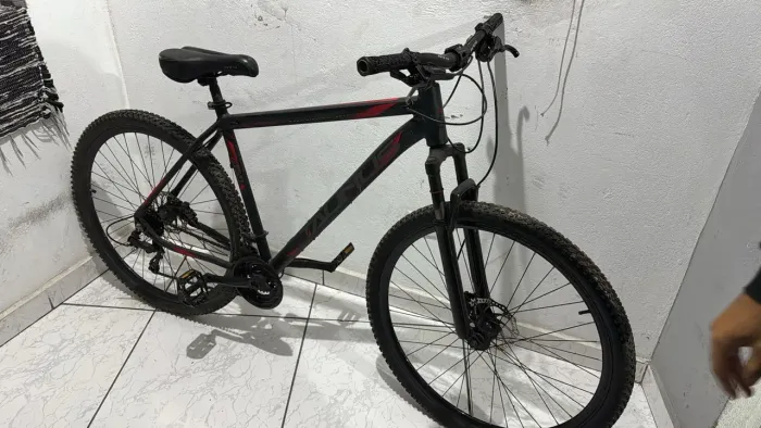 Bicicleta 1 dono, freio idraulico, pneus zero, marcha e freios em ótimos estados!!!