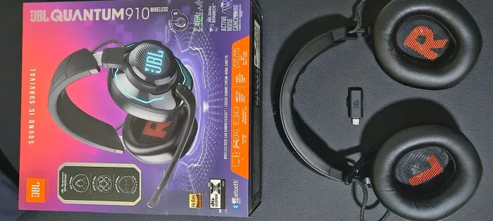 Headset JBL Quantum 910