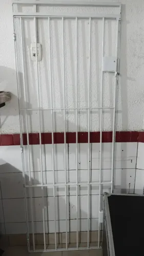 Vendo portões de ferro