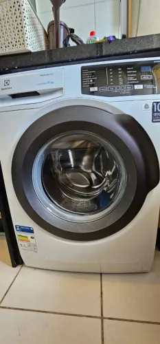 Máquina de lavar frontal Electrolux Premium Care 11kg