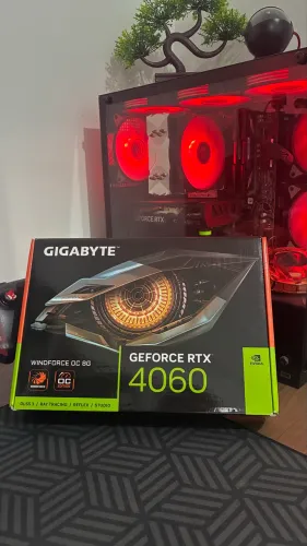 Vendo RTX 4060 8GB Gigabyte