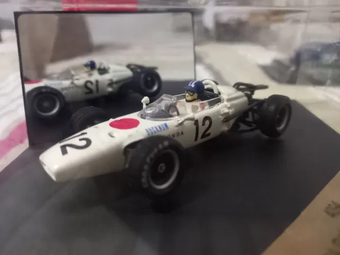 Miniatura F1 Honda RA272E Ronnie Bucknum 1965 1:43