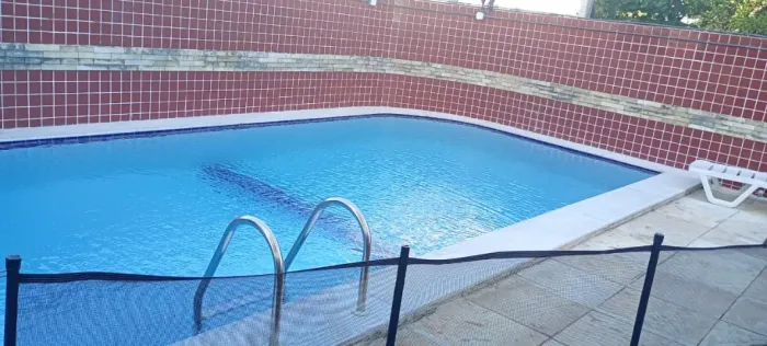 3 quartos, prédio com elevador, piscina 