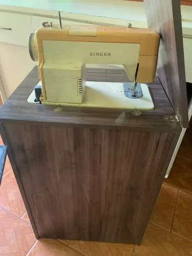 Máquina de costura Singer