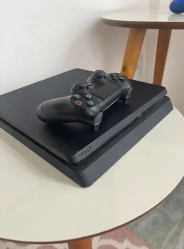 PLAYSTATION 4 SLIM 500GB - ESTADO DE NOVO