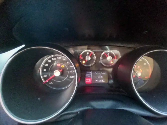 Fiat Punto Attractive 1.4 Fire Flex 8V 5P 2015