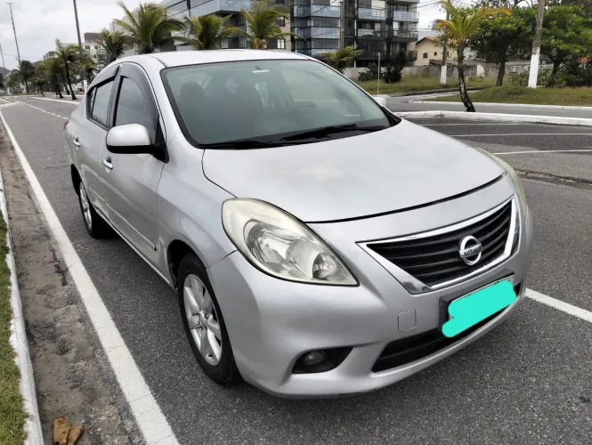 Nissan Versa SL 1.6 16V Flex Fuel 4P Mec. 2013